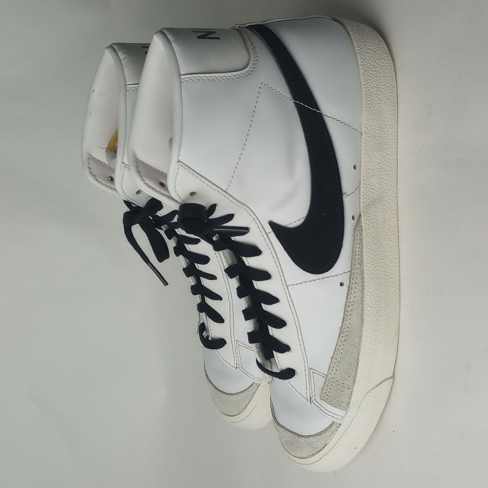 Nike Blazer Mid ‘77 Vintage Sneakers,Leather White Black, Men Size 10.5
